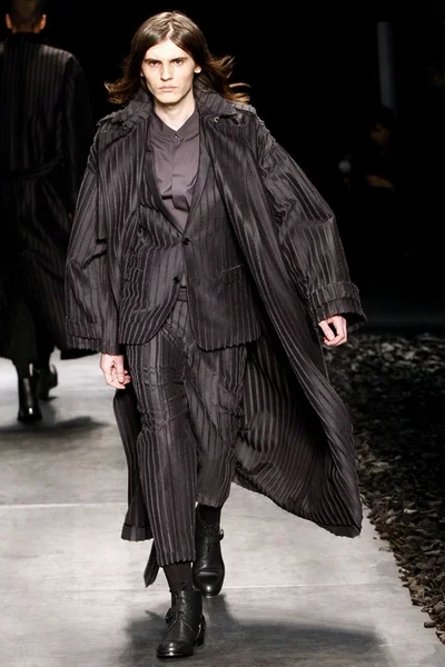 Look 45